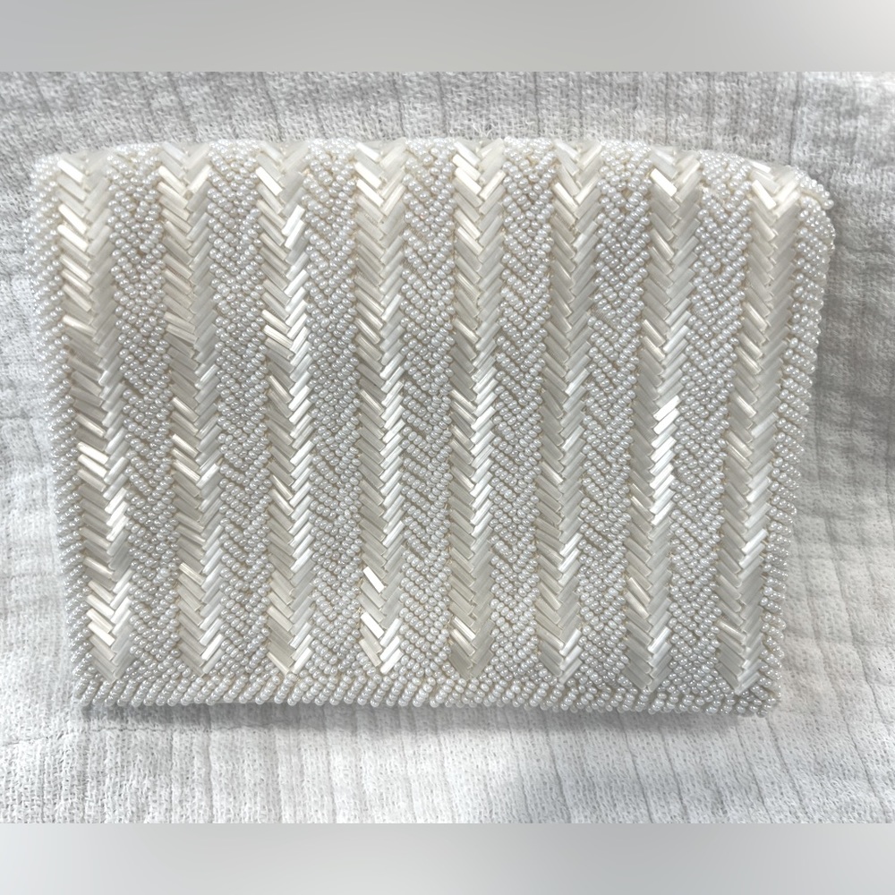 VINTAGE Handbeaded White Clutch in Beautiful preloved condition-fold over front